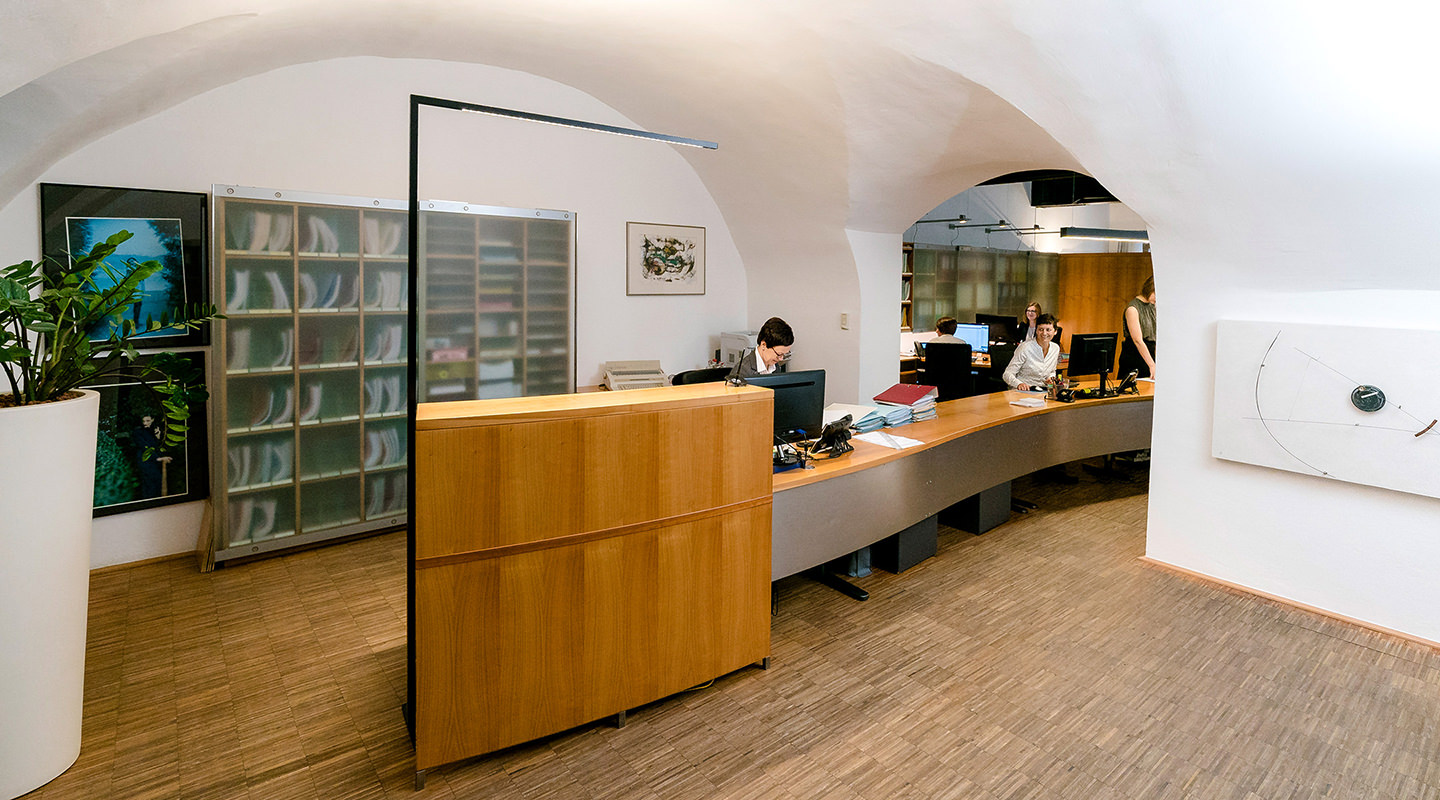 home-kanzlei-eingang-team home-kanzlei-eingang-team